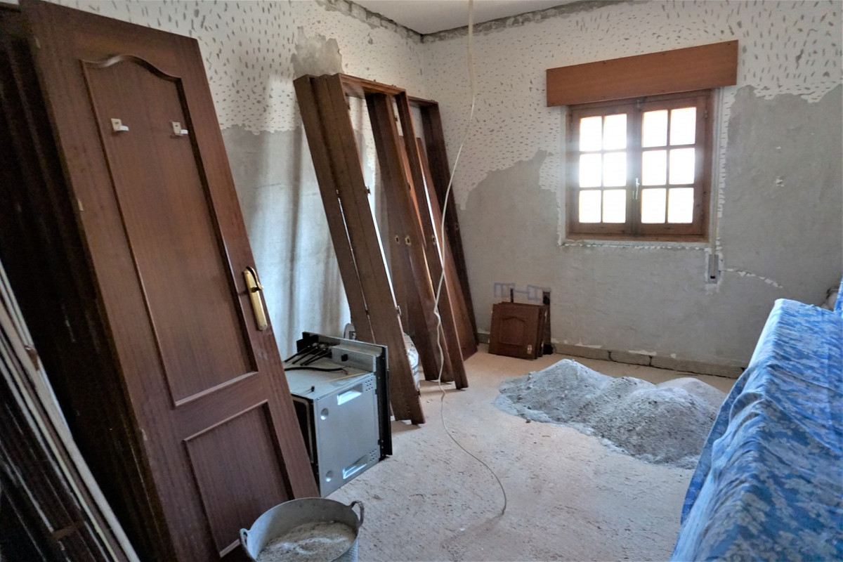 Se vende Apartamento Planta Media de 3 dormitorios en Costa Del Sol East, Málaga, España