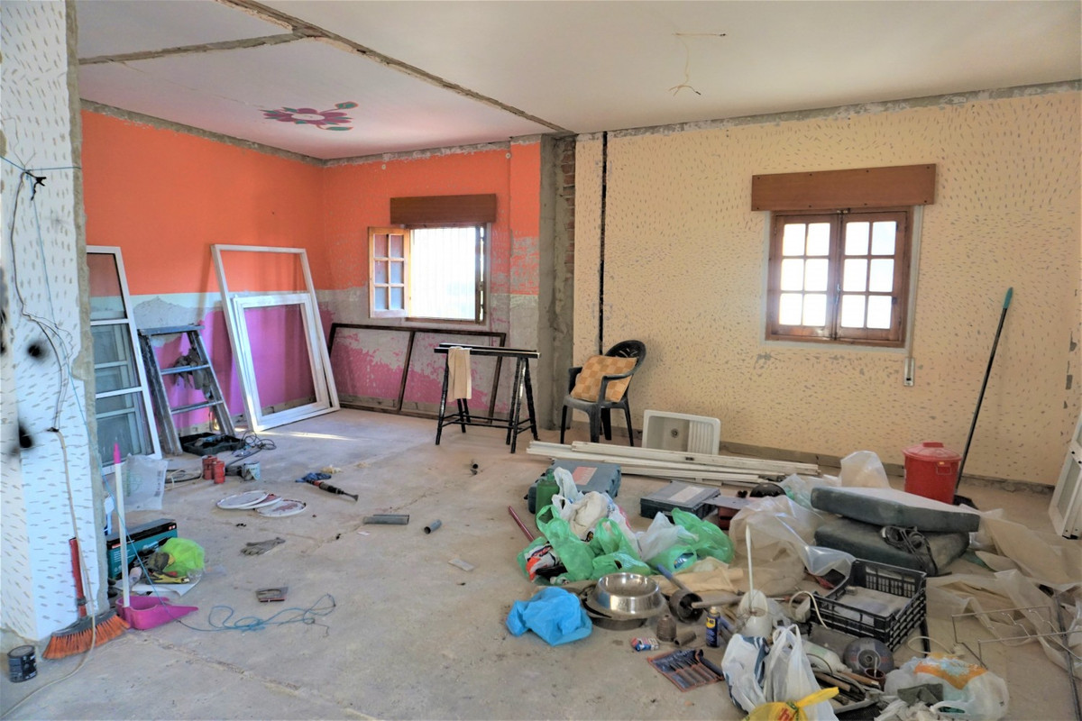 Se vende Apartamento Planta Media de 3 dormitorios en Costa Del Sol East, Málaga, España