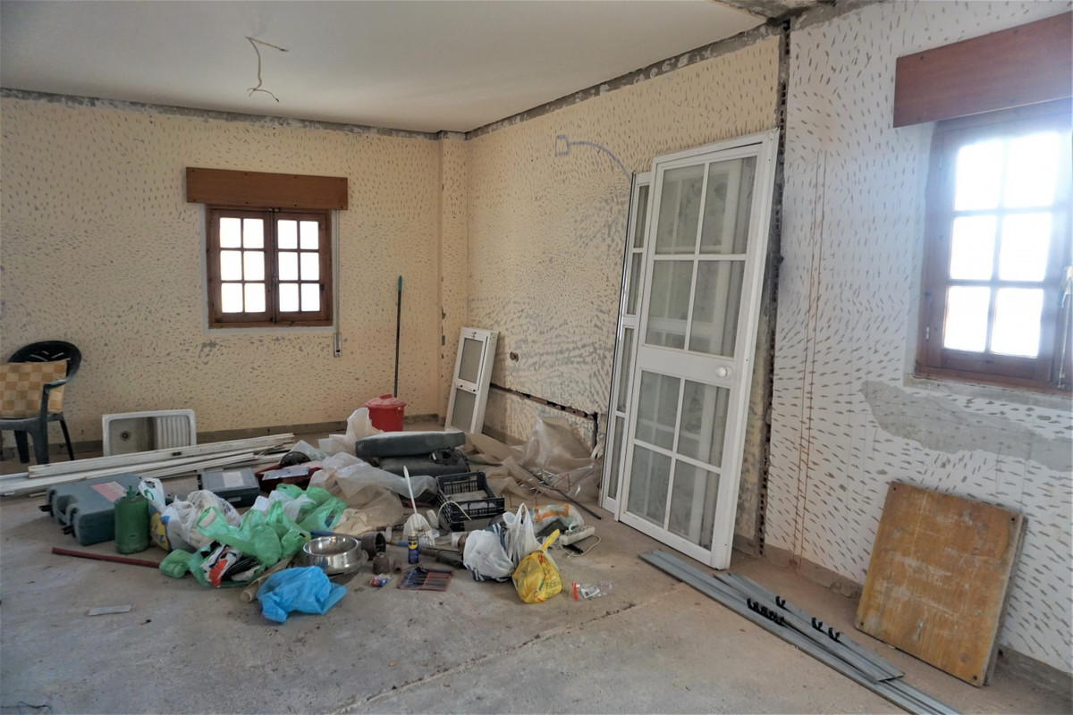 Se vende Apartamento Planta Media de 3 dormitorios en Costa Del Sol East, Málaga, España
