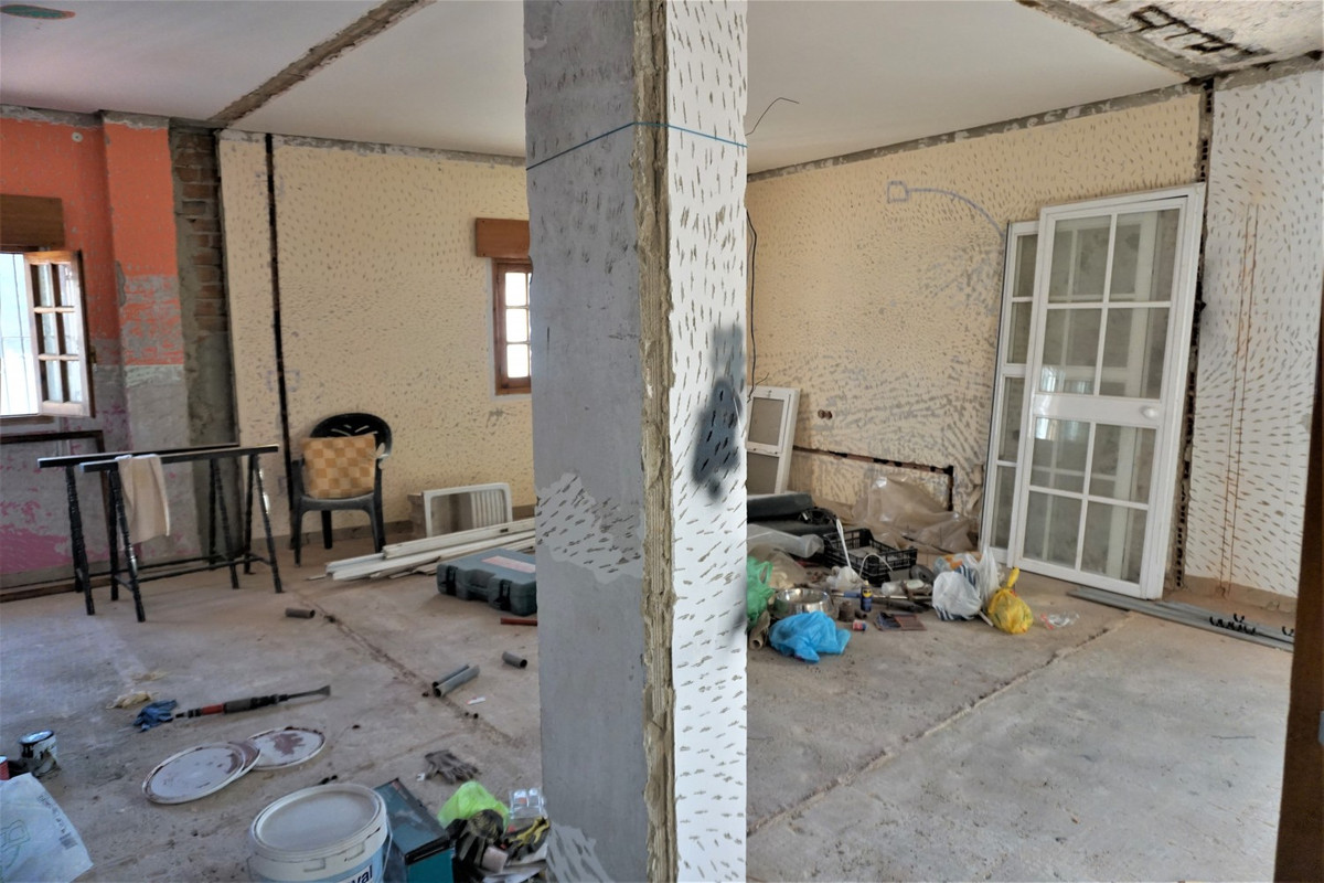 Se vende Apartamento Planta Media de 3 dormitorios en Costa Del Sol East, Málaga, España