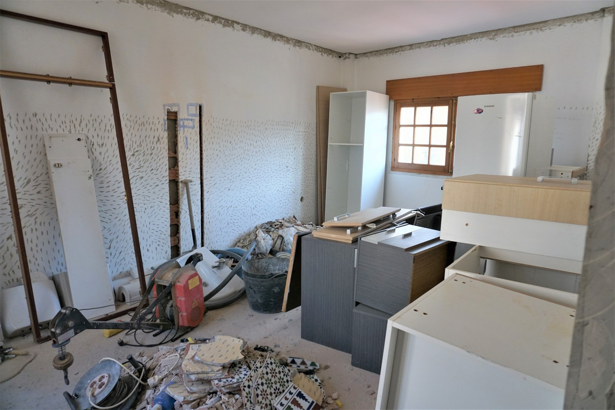 Se vende Apartamento Planta Media de 3 dormitorios en Costa Del Sol East, Málaga, España