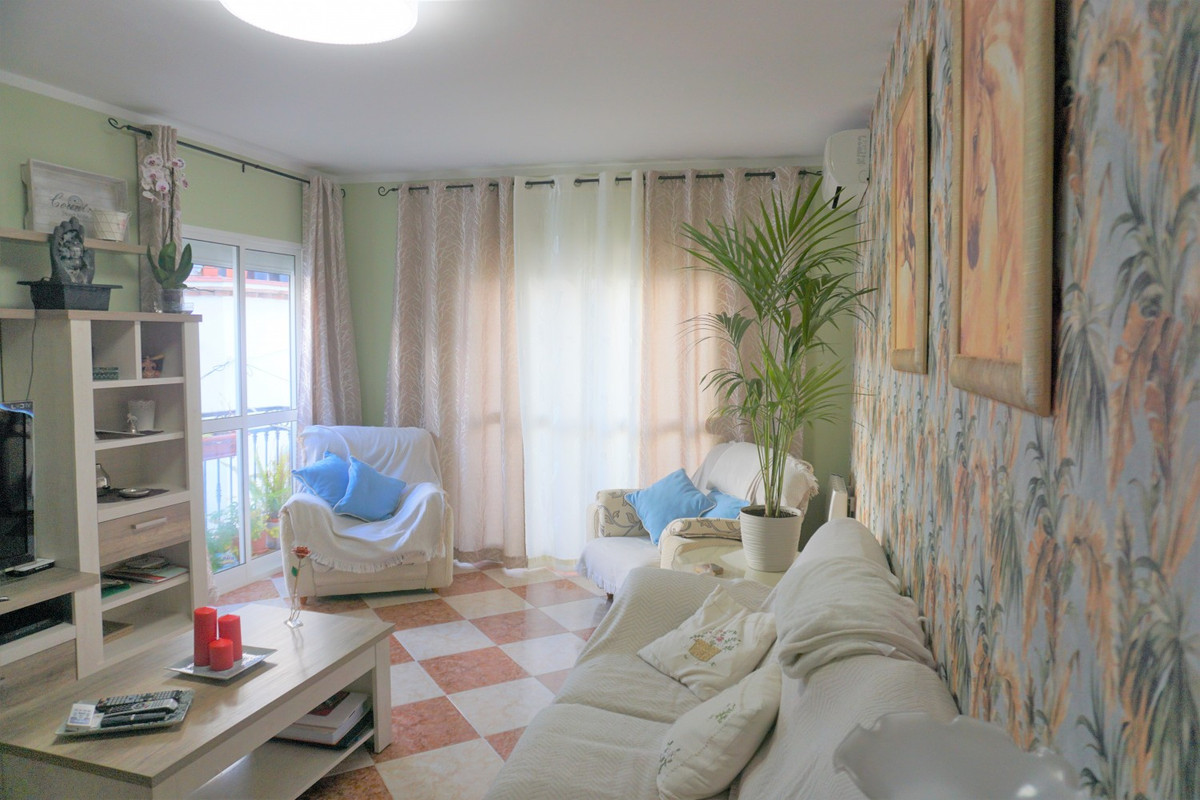 Se vende Apartamento Planta Media de 4 dormitorios en Costa Del Sol East, Málaga, España