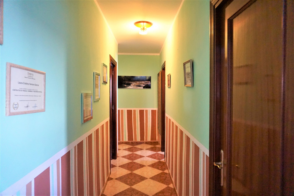 Se vende Apartamento Planta Media de 4 dormitorios en Costa Del Sol East, Málaga, España