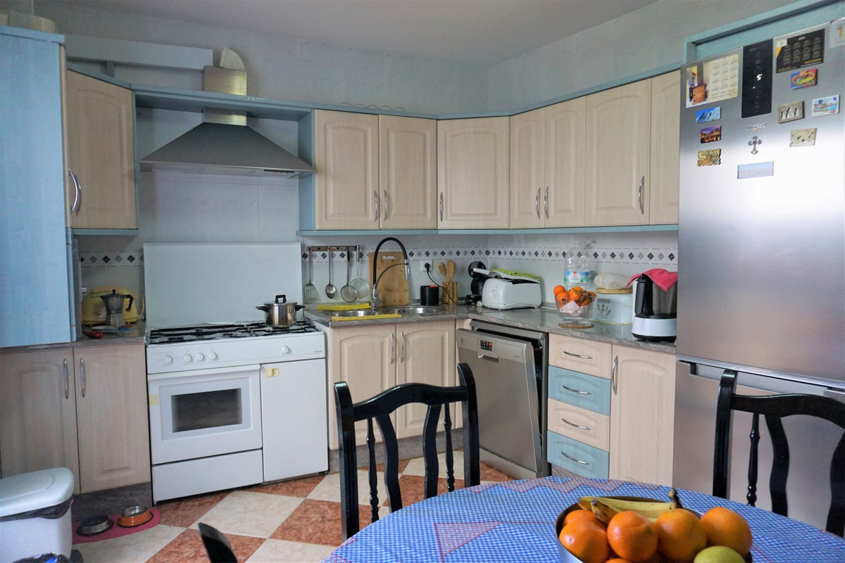 Se vende Apartamento Planta Media de 4 dormitorios en Costa Del Sol East, Málaga, España