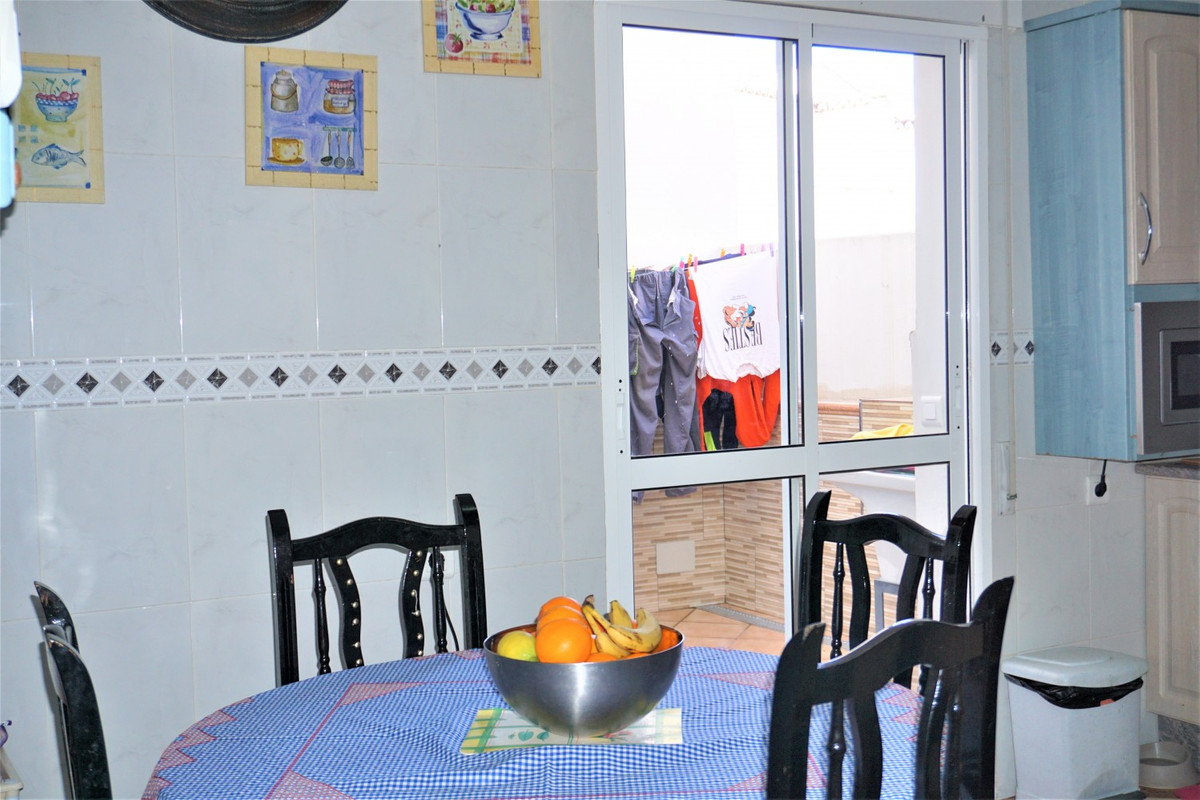 Se vende Apartamento Planta Media de 4 dormitorios en Costa Del Sol East, Málaga, España