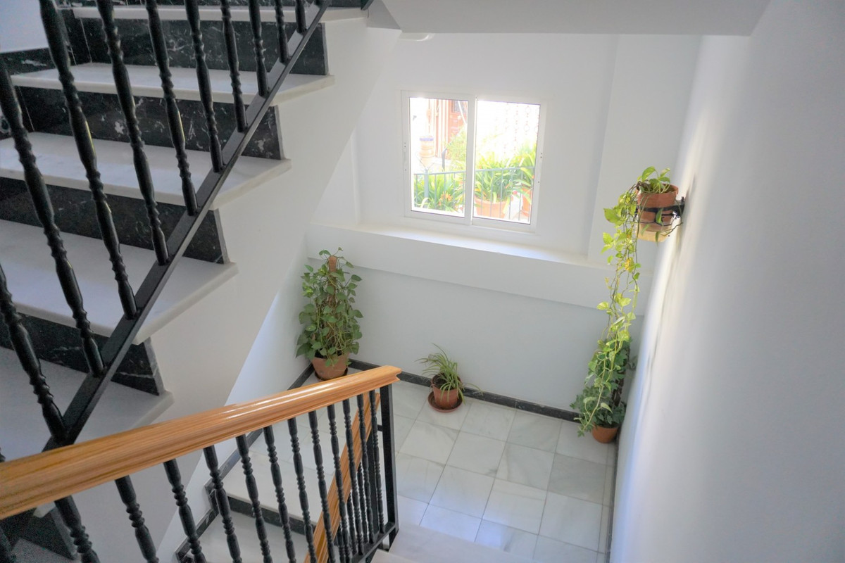 Se vende Apartamento Planta Media de 4 dormitorios en Costa Del Sol East, Málaga, España
