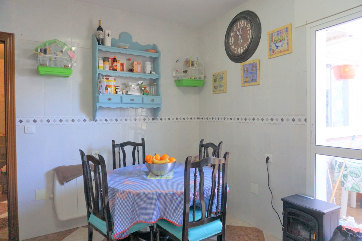 Se vende Apartamento Planta Media de 4 dormitorios en Costa Del Sol East, Málaga, España