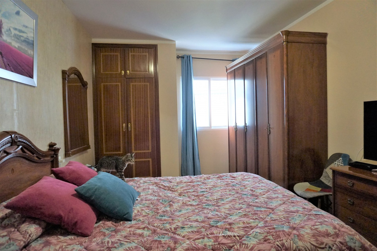 Se vende Apartamento Planta Media de 4 dormitorios en Costa Del Sol East, Málaga, España