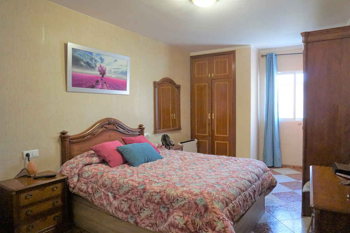 Se vende Apartamento Planta Media de 4 dormitorios en Costa Del Sol East, Málaga, España