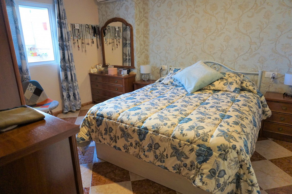Se vende Apartamento Planta Media de 4 dormitorios en Costa Del Sol East, Málaga, España