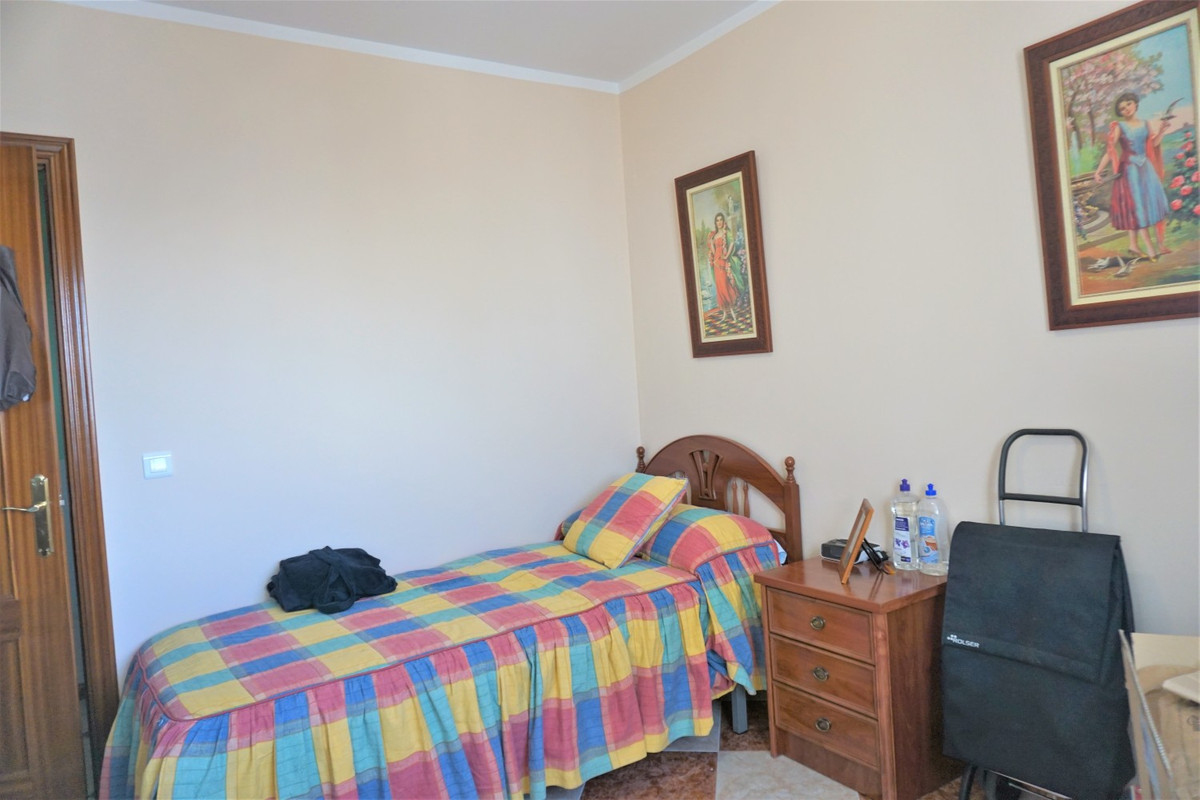Se vende Apartamento Planta Media de 4 dormitorios en Costa Del Sol East, Málaga, España