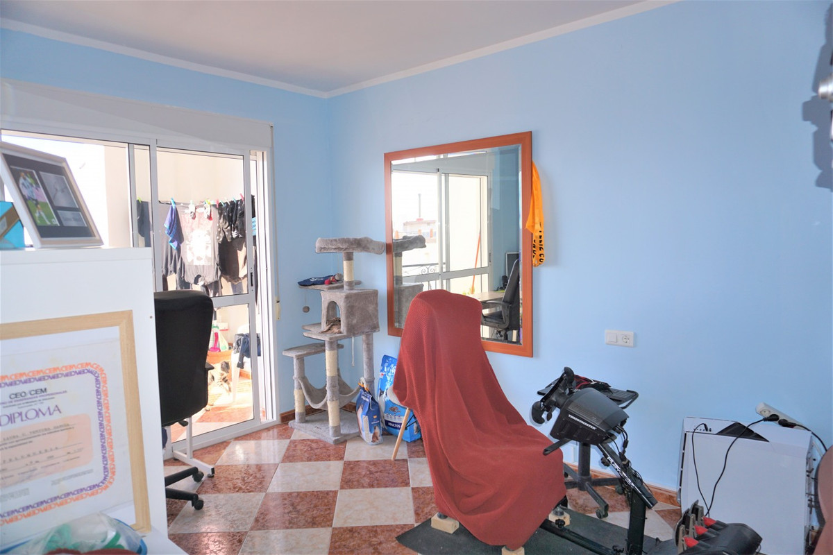 Se vende Apartamento Planta Media de 4 dormitorios en Costa Del Sol East, Málaga, España