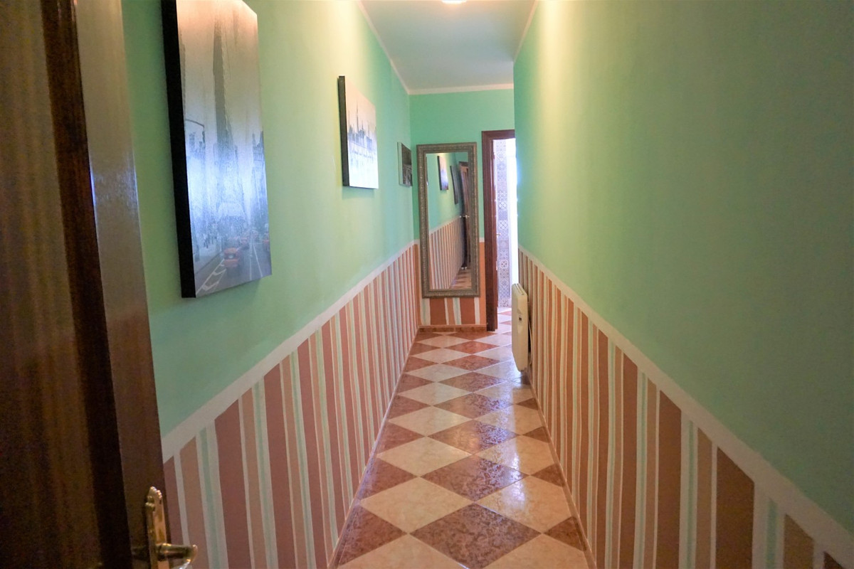 Se vende Apartamento Planta Media de 4 dormitorios en Costa Del Sol East, Málaga, España