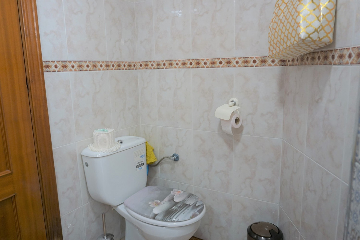 Se vende Apartamento Planta Media de 4 dormitorios en Costa Del Sol East, Málaga, España