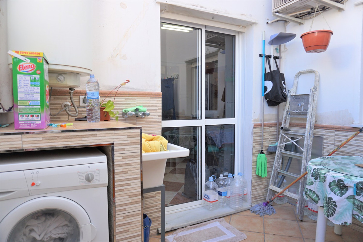 Se vende Apartamento Planta Media de 4 dormitorios en Costa Del Sol East, Málaga, España