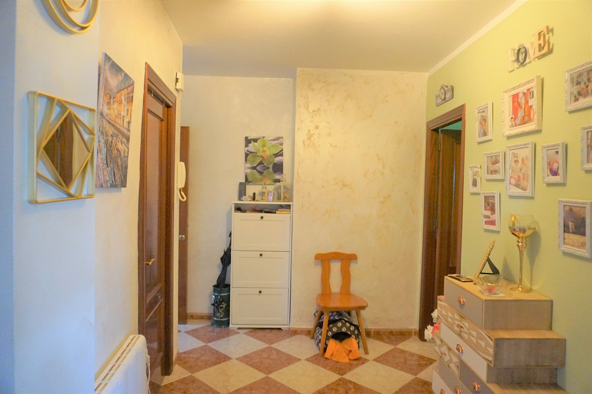 Se vende Apartamento Planta Media de 4 dormitorios en Costa Del Sol East, Málaga, España