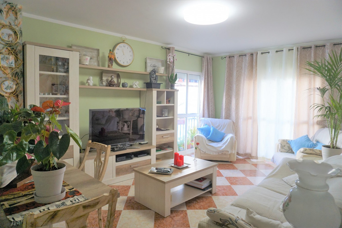 Se vende Apartamento Planta Media de 4 dormitorios en Costa Del Sol East, Málaga, España