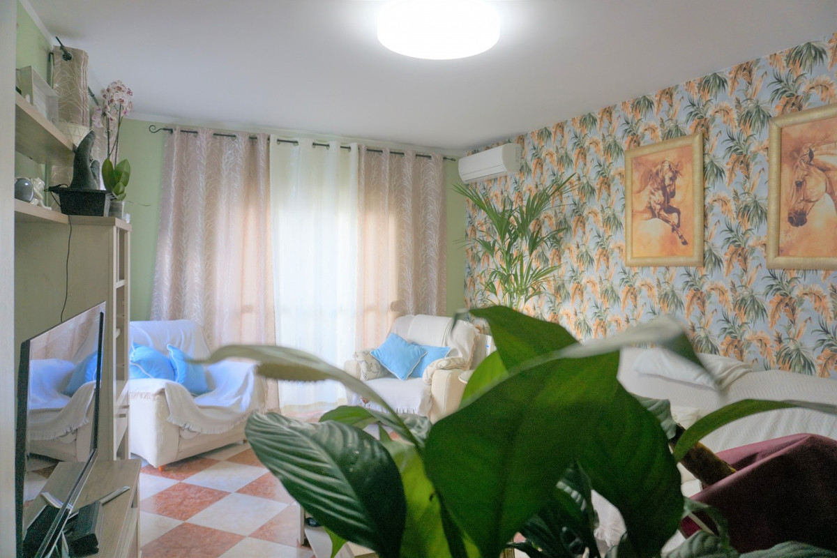 Se vende Apartamento Planta Media de 4 dormitorios en Costa Del Sol East, Málaga, España