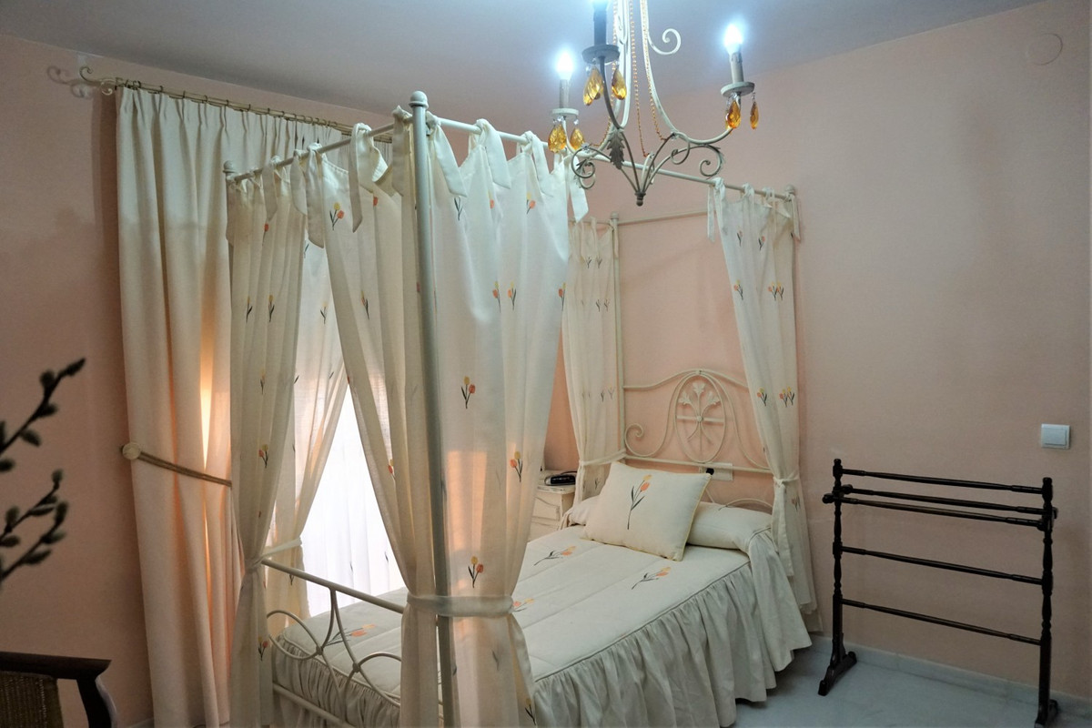 Se vende Villa - Chalet de 5 dormitorios en Costa Del Sol East, Málaga, España