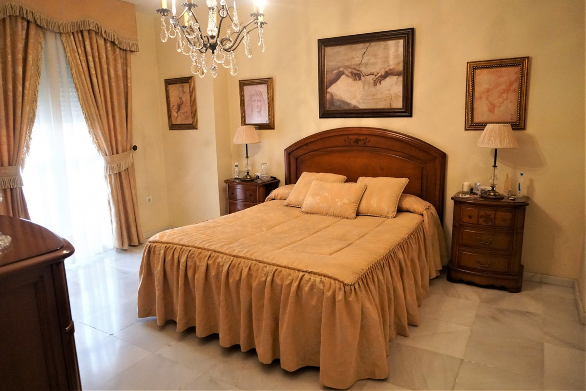 Se vende Villa - Chalet de 5 dormitorios en Costa Del Sol East, Málaga, España