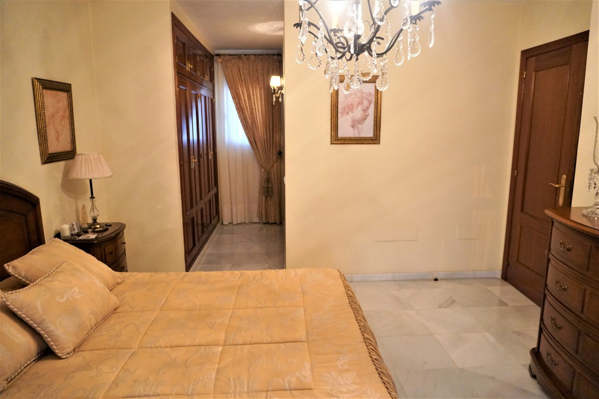 Se vende Villa - Chalet de 5 dormitorios en Costa Del Sol East, Málaga, España