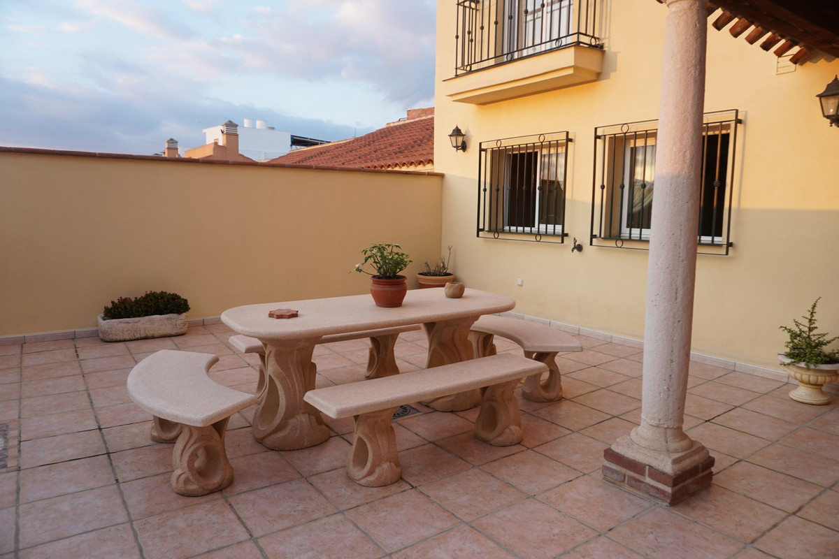 Se vende Villa - Chalet de 5 dormitorios en Costa Del Sol East, Málaga, España