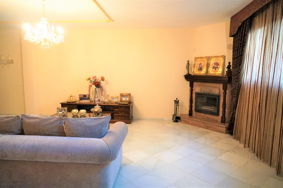 Se vende Villa - Chalet de 5 dormitorios en Costa Del Sol East, Málaga, España