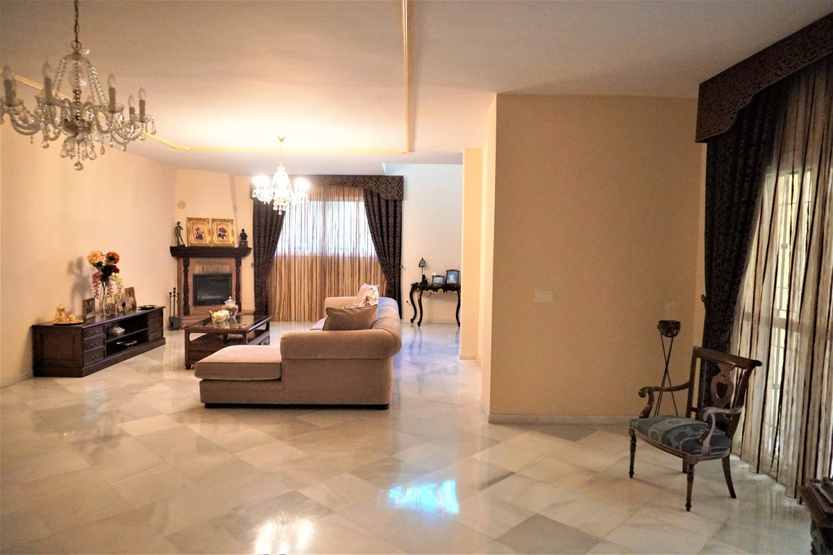 Se vende Villa - Chalet de 5 dormitorios en Costa Del Sol East, Málaga, España
