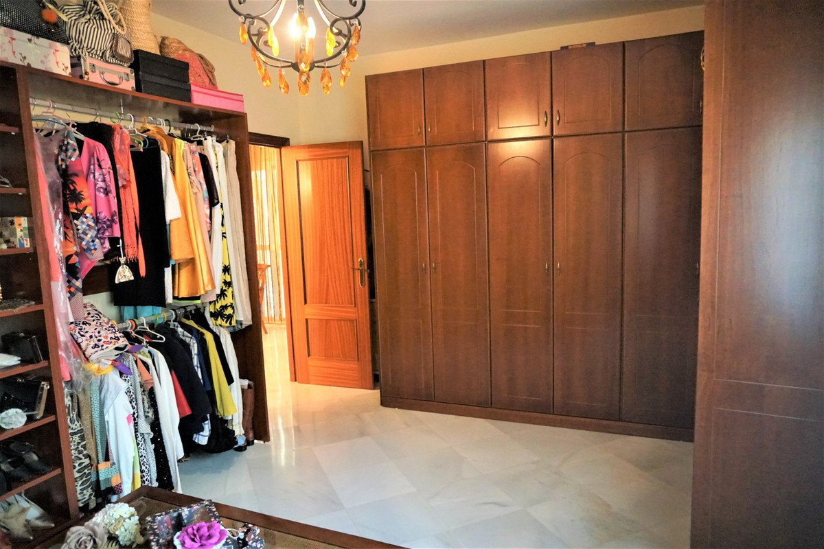 Se vende Villa - Chalet de 5 dormitorios en Costa Del Sol East, Málaga, España