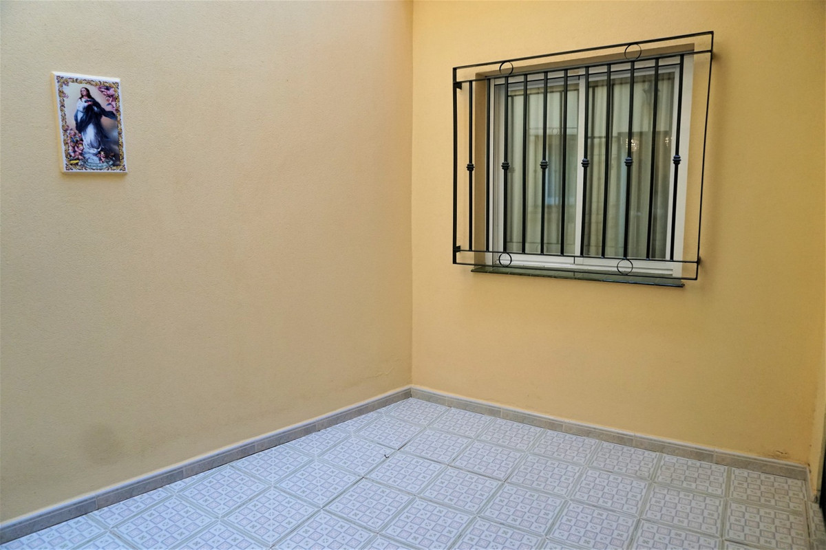 Se vende Villa - Chalet de 5 dormitorios en Costa Del Sol East, Málaga, España