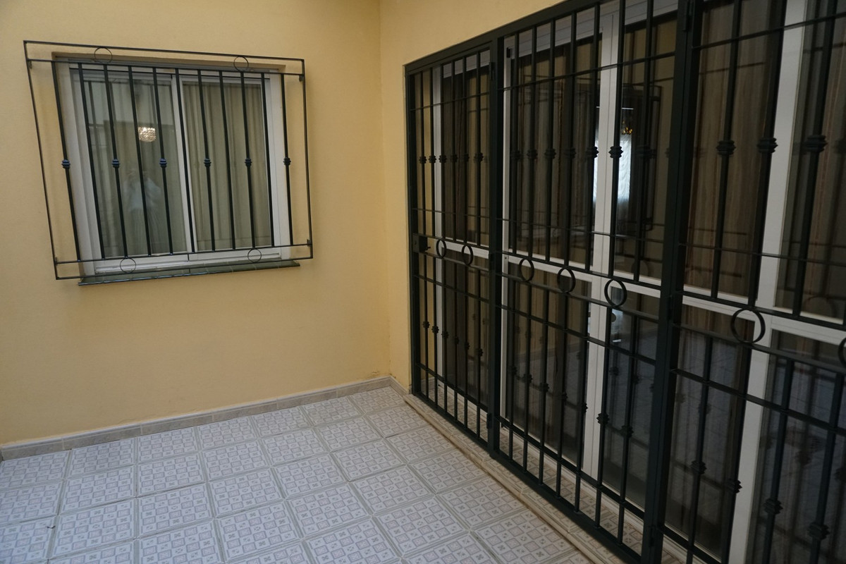Se vende Villa - Chalet de 5 dormitorios en Costa Del Sol East, Málaga, España