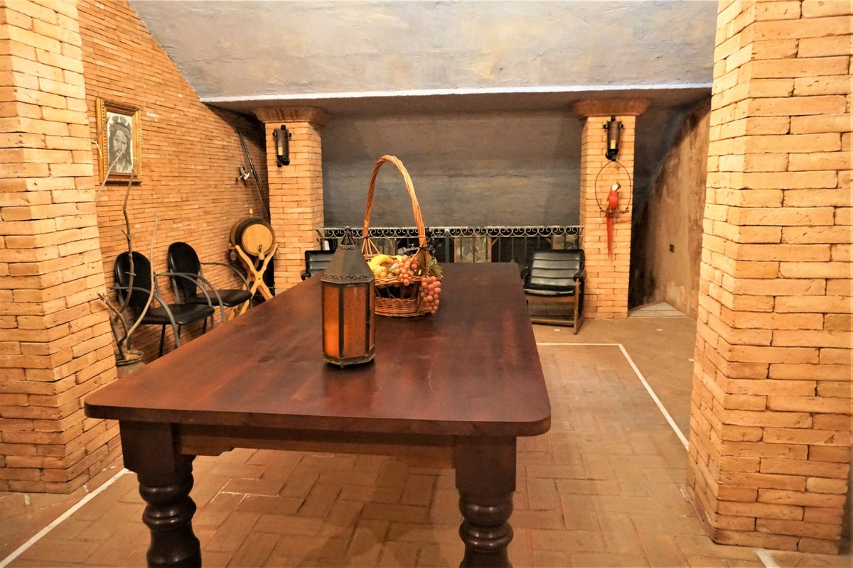 Se vende Villa - Chalet de 5 dormitorios en Costa Del Sol East, Málaga, España