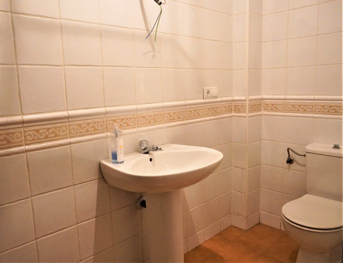 Se vende Villa - Chalet de 5 dormitorios en Costa Del Sol East, Málaga, España