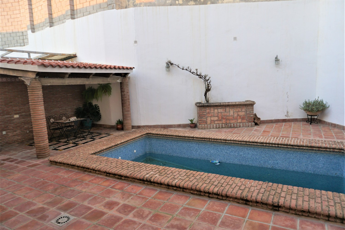 Se vende Villa - Chalet de 5 dormitorios en Costa Del Sol East, Málaga, España