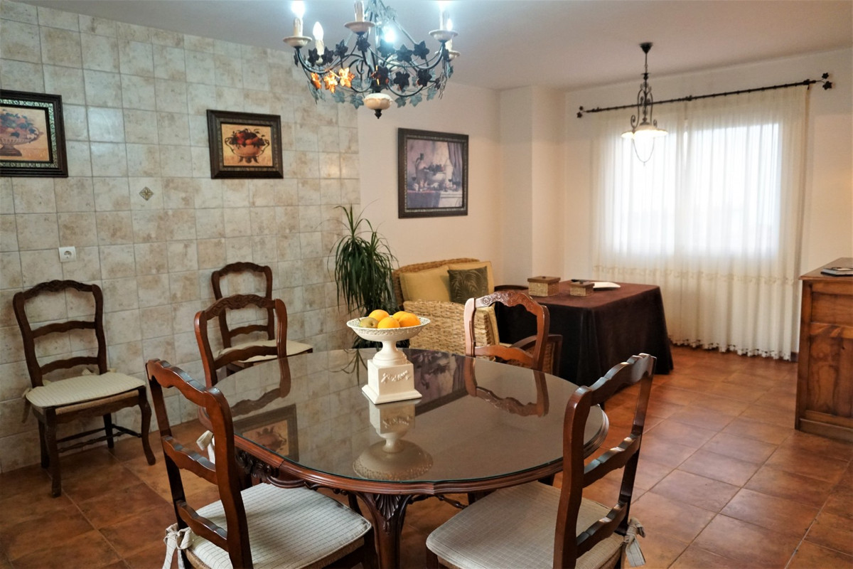 Se vende Villa - Chalet de 5 dormitorios en Costa Del Sol East, Málaga, España