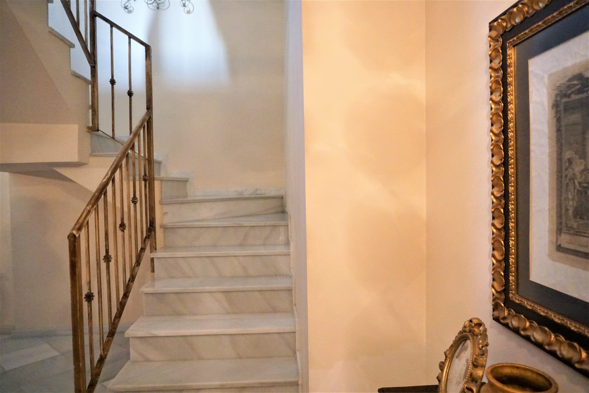 Se vende Villa - Chalet de 5 dormitorios en Costa Del Sol East, Málaga, España