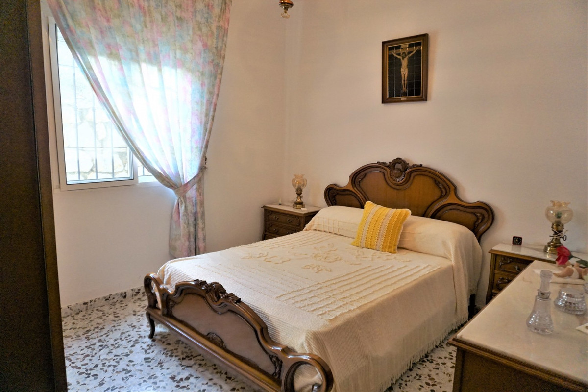 3 Bed Townhouse for sale in Alcaucín Costa Del Sol East, Málaga, Spain