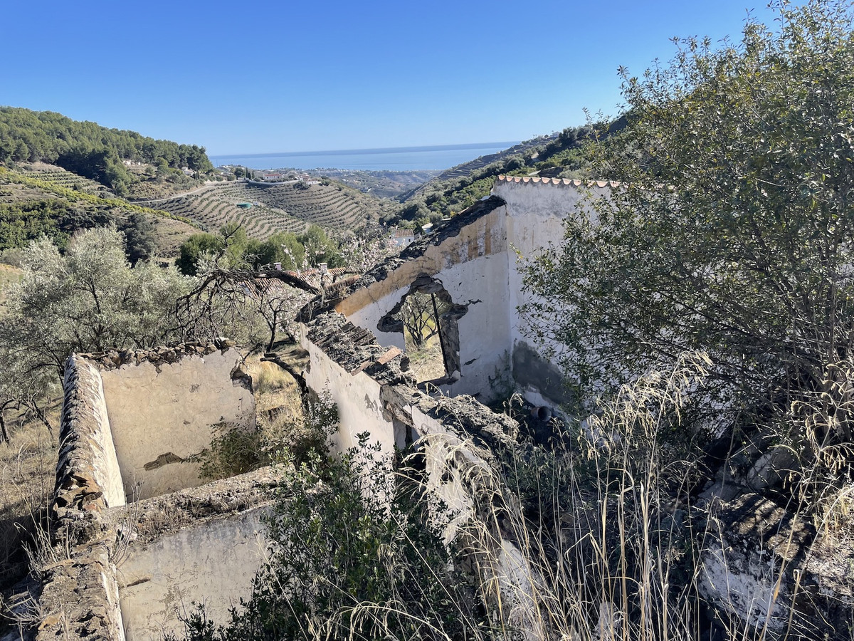 Se vende Terreno con Ruina de 1 dormitorios en Costa Del Sol East, Málaga, España