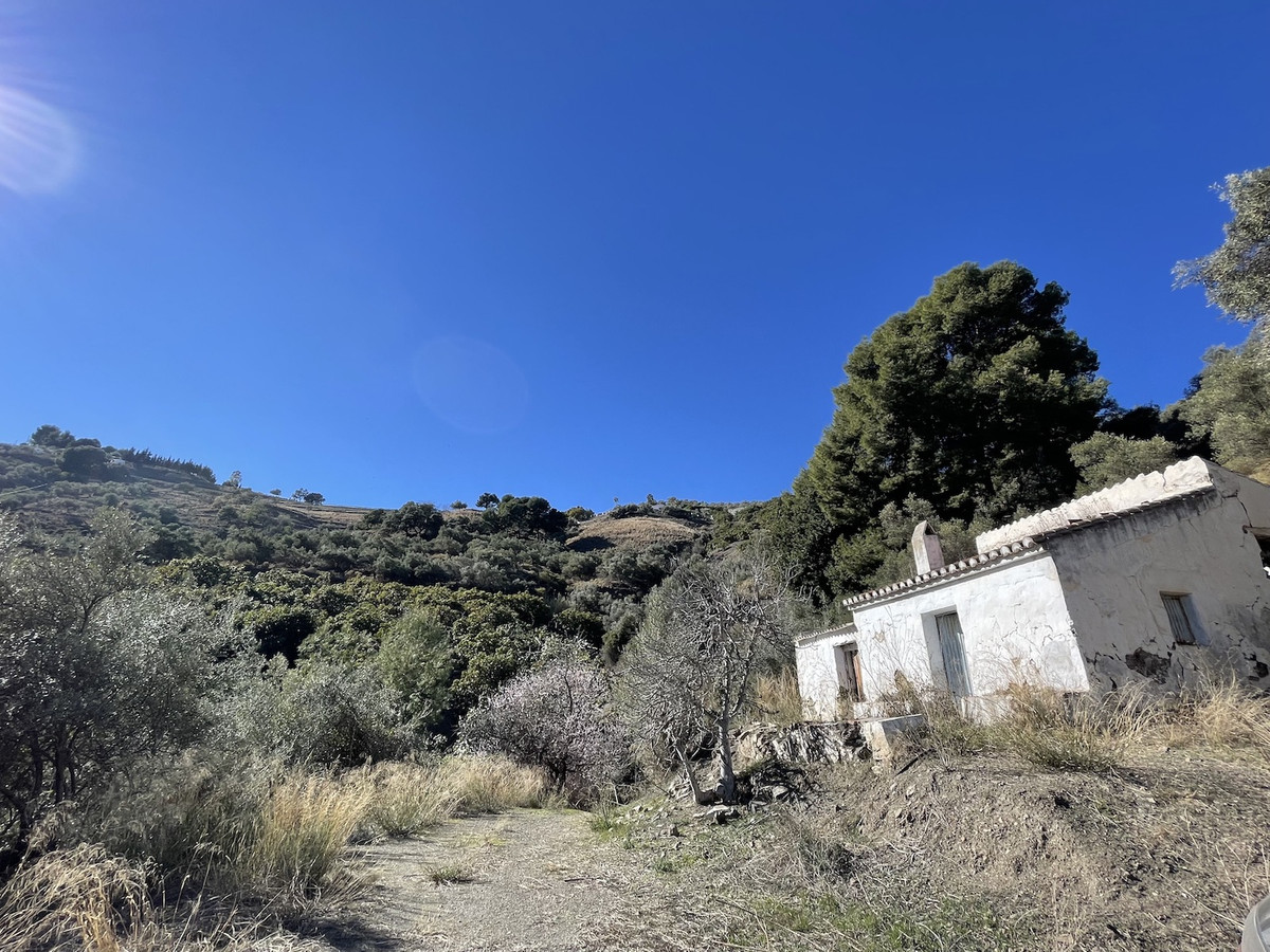 Se vende Terreno con Ruina de 1 dormitorios en Costa Del Sol East, Málaga, España