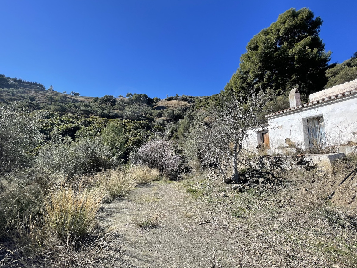 Se vende Terreno con Ruina de 1 dormitorios en Costa Del Sol East, Málaga, España