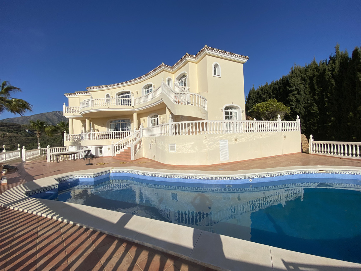 5 Bed Townhouse for sale in Mijas Golf Costa Del Sol, Málaga, Spain