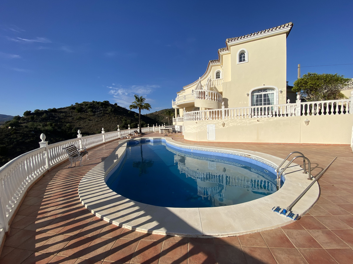 5 Bed Townhouse for sale in Mijas Golf Costa Del Sol, Málaga, Spain