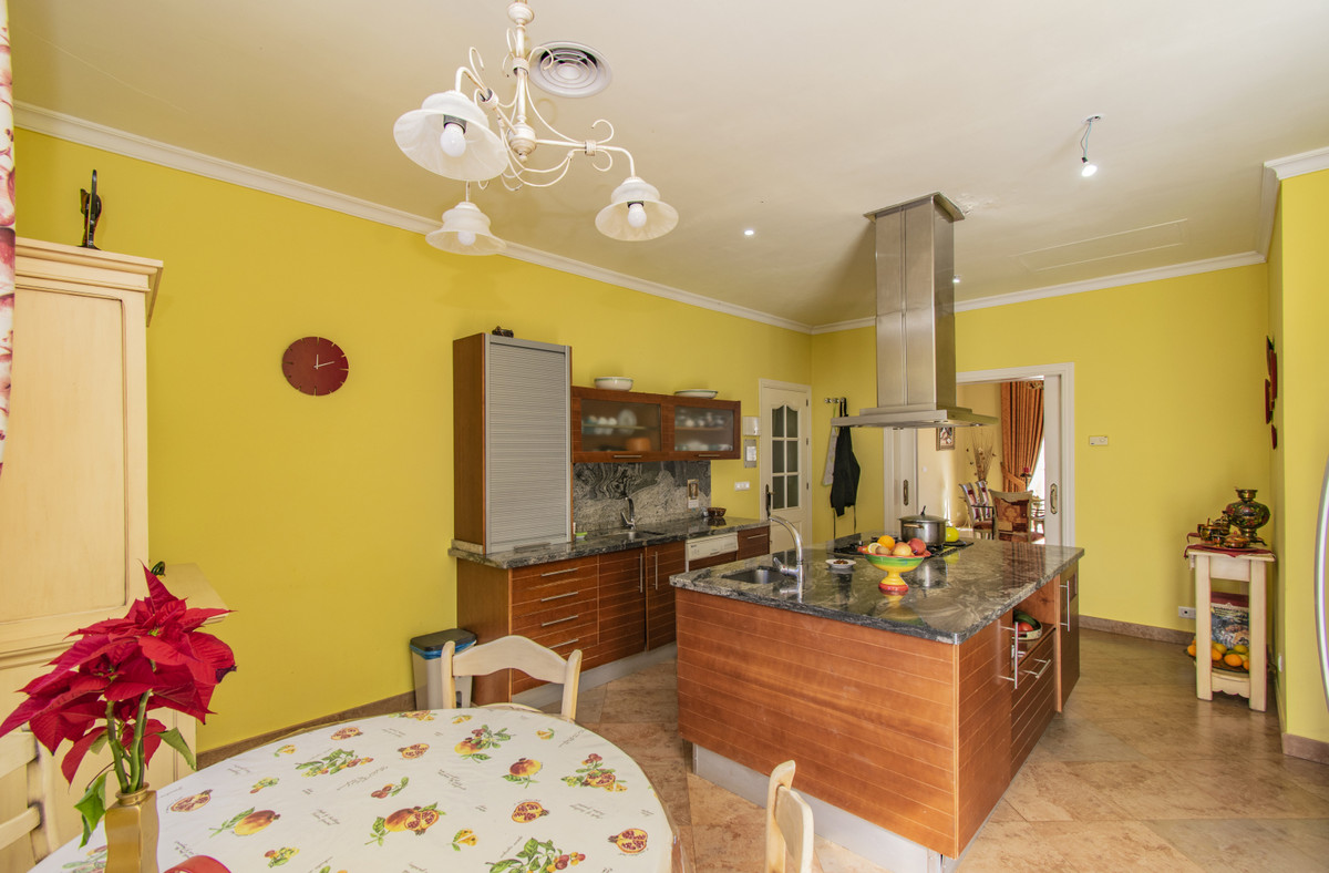Se vende Villa - Chalet de 7 dormitorios en Costa Del Sol, Málaga, España