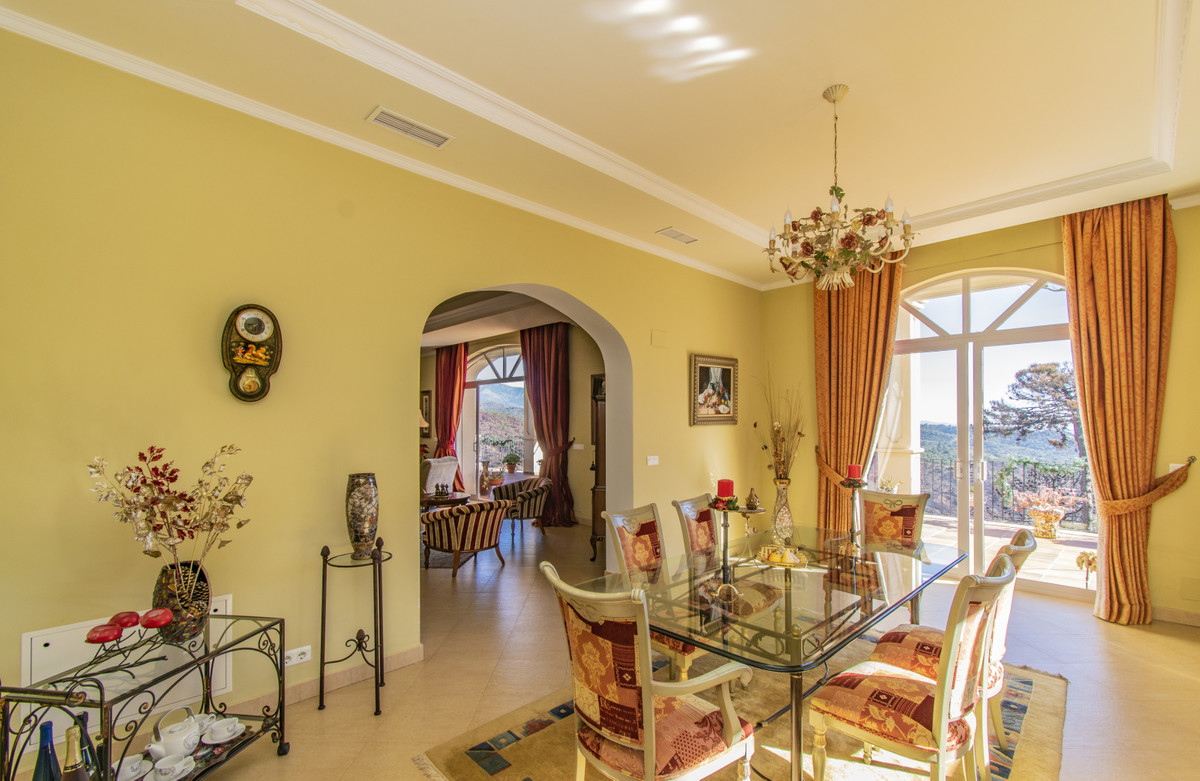 Se vende Villa - Chalet de 7 dormitorios en Costa Del Sol, Málaga, España