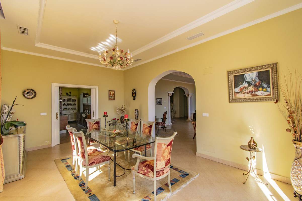 Se vende Villa - Chalet de 7 dormitorios en Costa Del Sol, Málaga, España