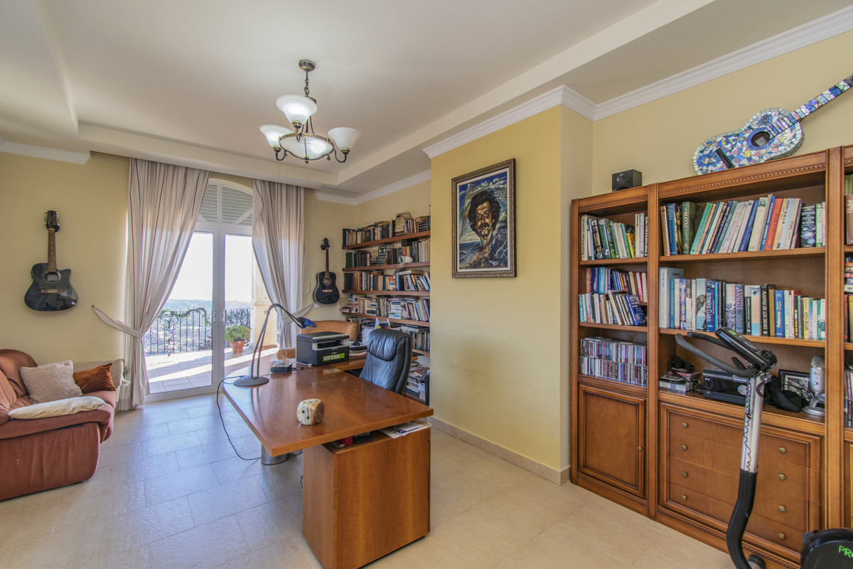 Se vende Villa - Chalet de 7 dormitorios en Costa Del Sol, Málaga, España
