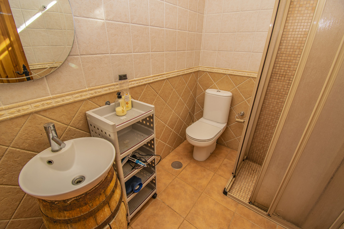 Se vende Villa - Chalet de 7 dormitorios en Costa Del Sol, Málaga, España