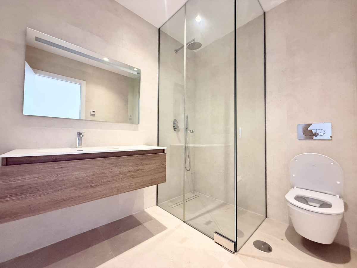 6 Bed Townhouse for sale in New Golden Mile Costa Del Sol, Málaga, Spain