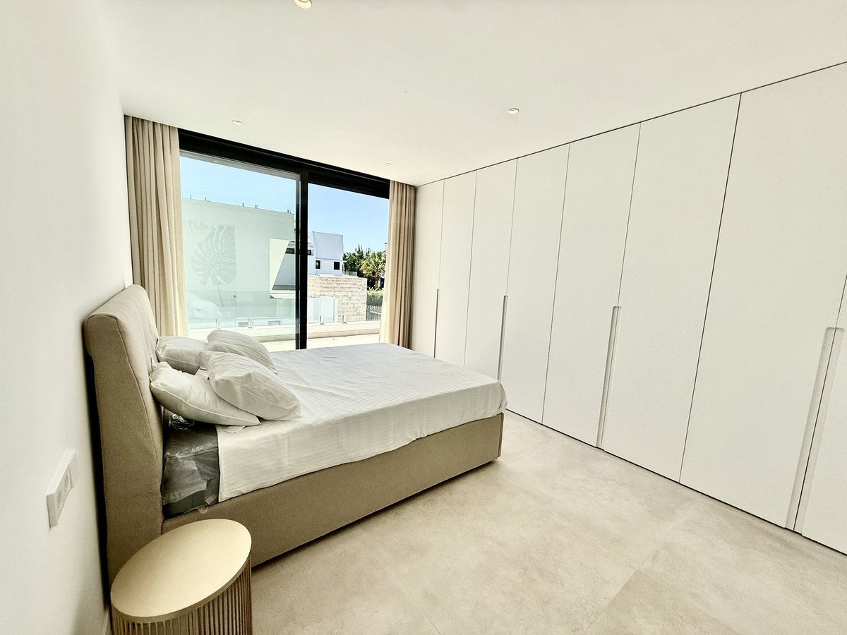 6 Bed Townhouse for sale in New Golden Mile Costa Del Sol, Málaga, Spain