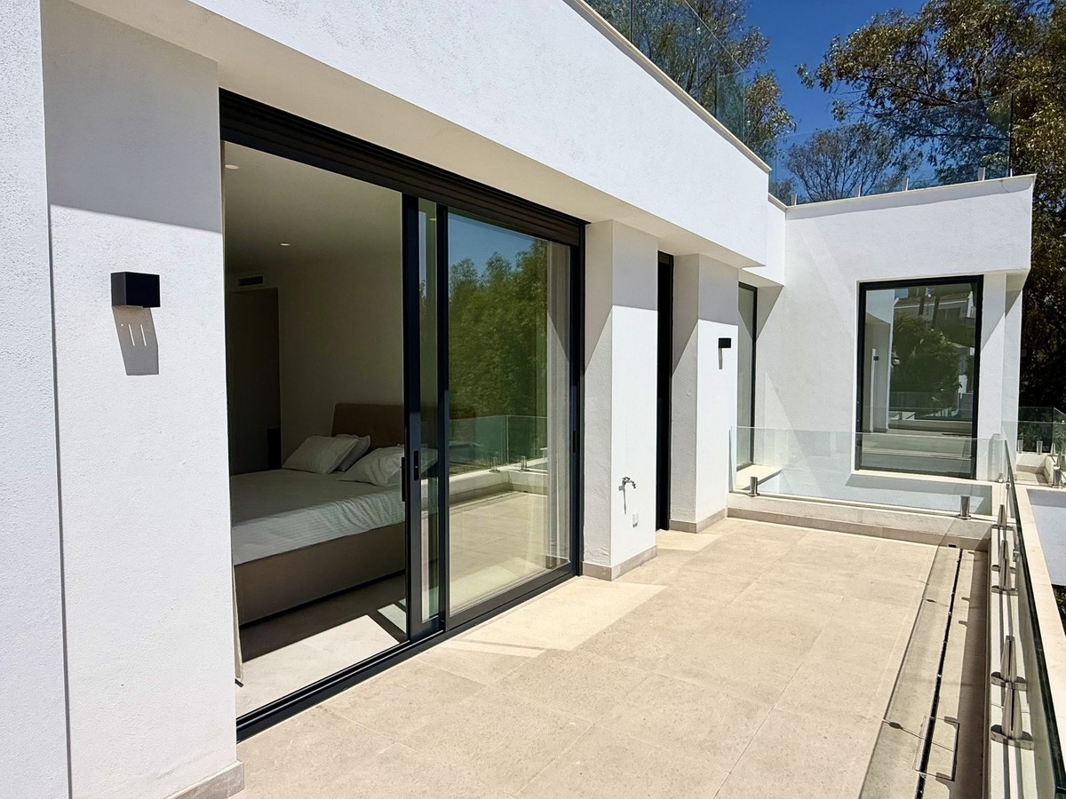 6 Bed Townhouse for sale in New Golden Mile Costa Del Sol, Málaga, Spain